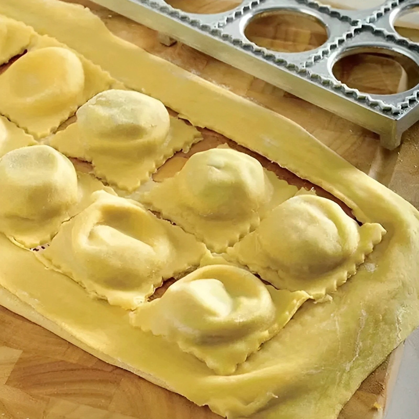 Dumpling Mold 12 Holes Ravioli - Kitchen Gadgets You Need recension och pris